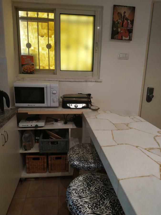 Studio Apt Great Location Heart Of Downtown District Apartamento Haifa Exterior foto